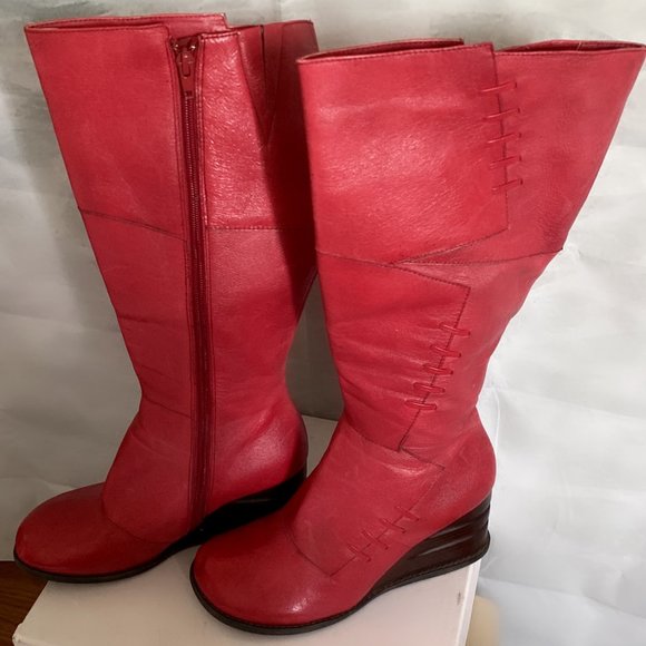 boots - Picture 3 of 5